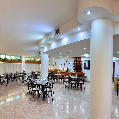 Hotel Sica 몬테코르비노로벨라 외부 사진
